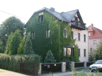 Haus mit Wein