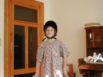 Elli mit Helm